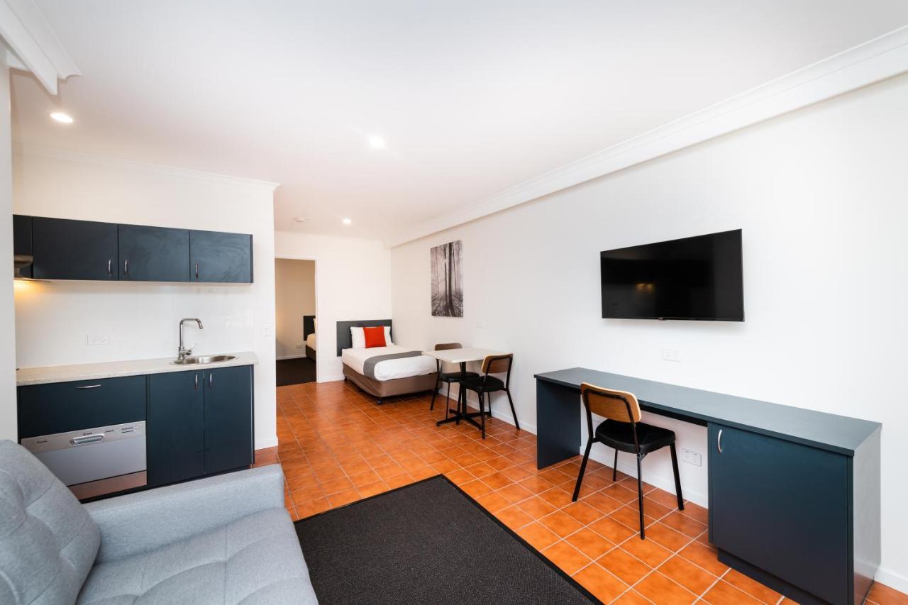 קווינביאן River Motel מראה חיצוני תמונה