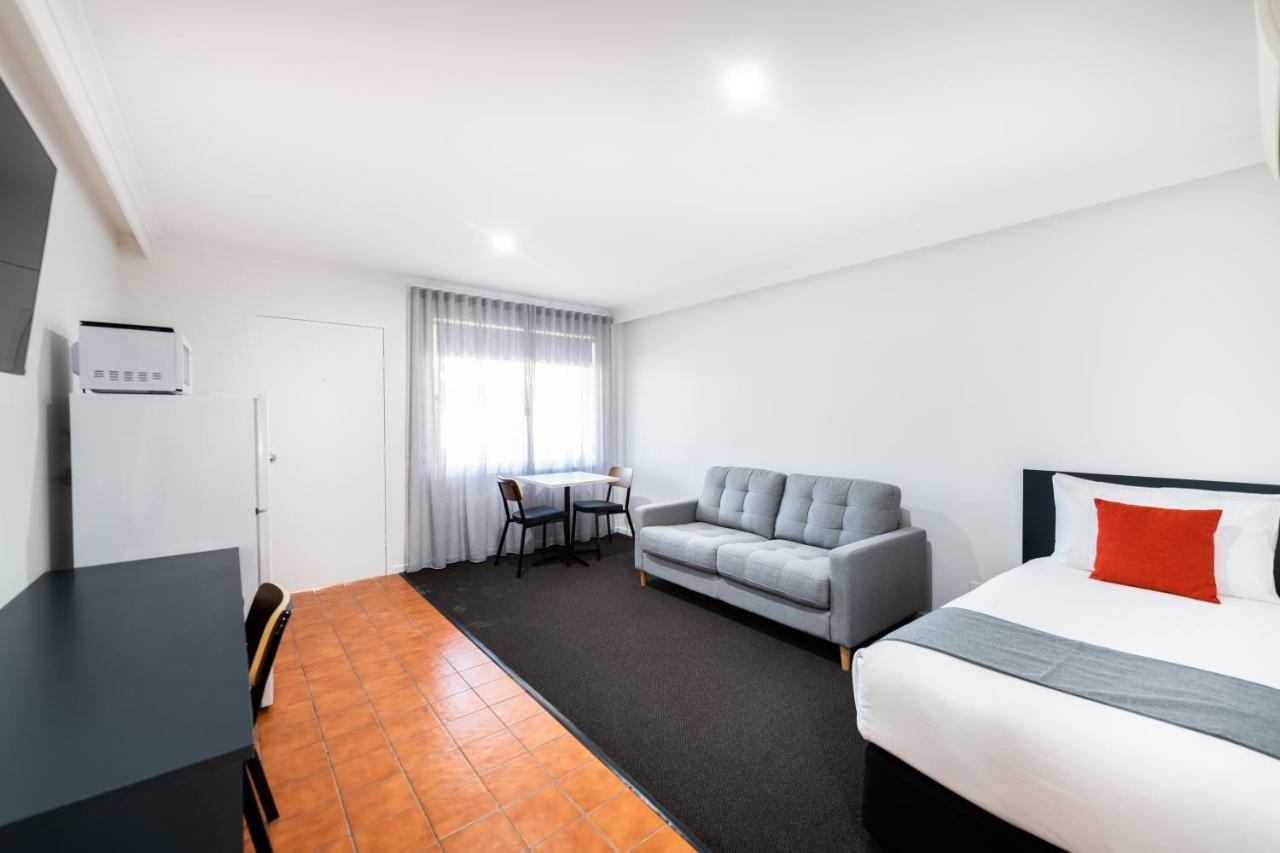 קווינביאן River Motel מראה חיצוני תמונה