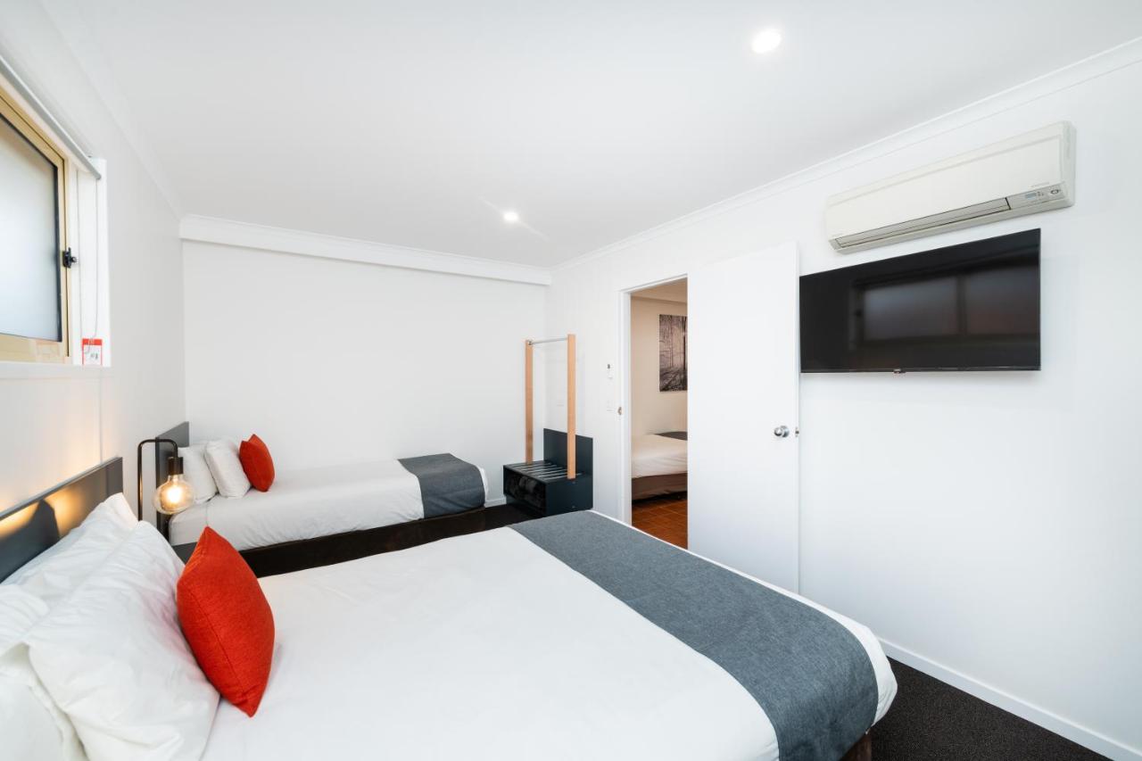 קווינביאן River Motel מראה חיצוני תמונה