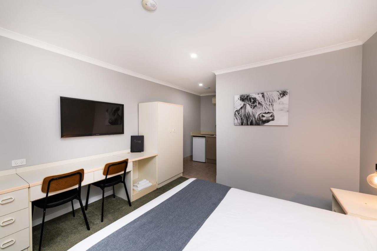 קווינביאן River Motel מראה חיצוני תמונה