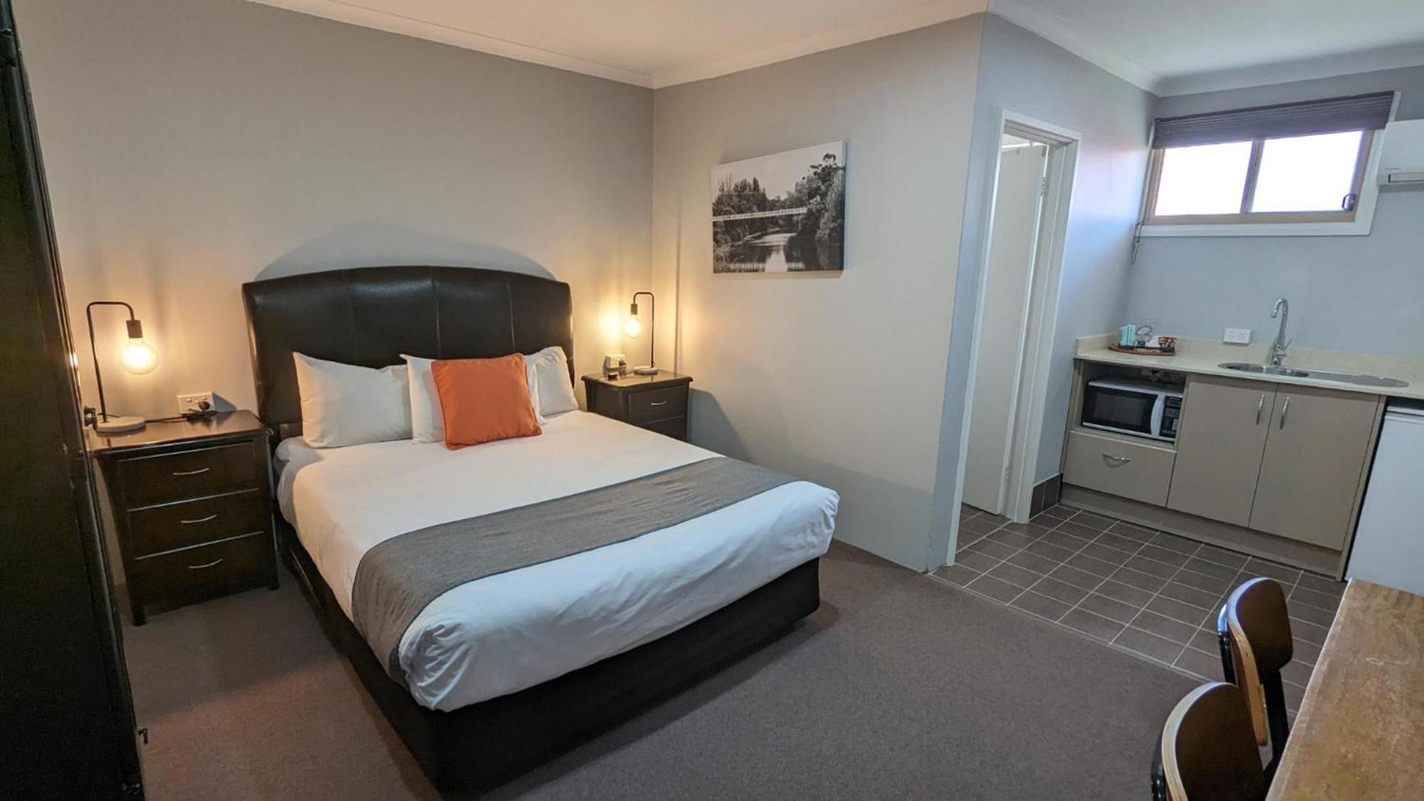 קווינביאן River Motel מראה חיצוני תמונה
